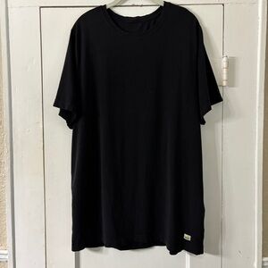 Vuori Men's Black Tuvalu Tee
